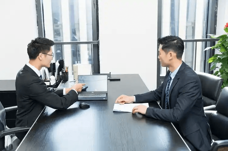 不赴港工作如何续签？这种操作比卖保险高明多了！